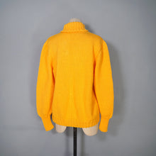 Load image into Gallery viewer, YELLOW HANDKNITTED EQUESTRIAN / WESTERN HORSE HEAD INTARSIA ROLL NECK JUMPER - M