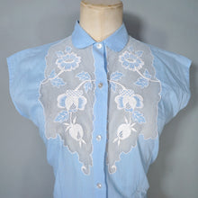 Load image into Gallery viewer, 50s PASTEL BLUE LACE AND MESH SLEEVELESS COTTON BLOUSE - S