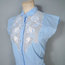 Load image into Gallery viewer, 50s PASTEL BLUE LACE AND MESH SLEEVELESS COTTON BLOUSE - S