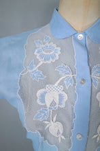Load image into Gallery viewer, 50s PASTEL BLUE LACE AND MESH SLEEVELESS COTTON BLOUSE - S
