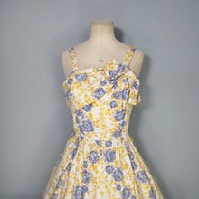 Load image into Gallery viewer, 50s ALICE EDWARDS YELLOW AND BLUE-GREY ROSE PRINT COTTON DRESS - M