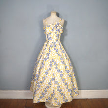 Load image into Gallery viewer, 50s ALICE EDWARDS YELLOW AND BLUE-GREY ROSE PRINT COTTON DRESS - M