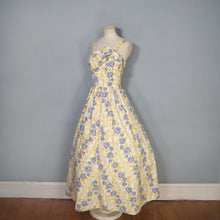 Load image into Gallery viewer, 50s ALICE EDWARDS YELLOW AND BLUE-GREY ROSE PRINT COTTON DRESS - M