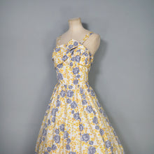 Load image into Gallery viewer, 50s ALICE EDWARDS YELLOW AND BLUE-GREY ROSE PRINT COTTON DRESS - M