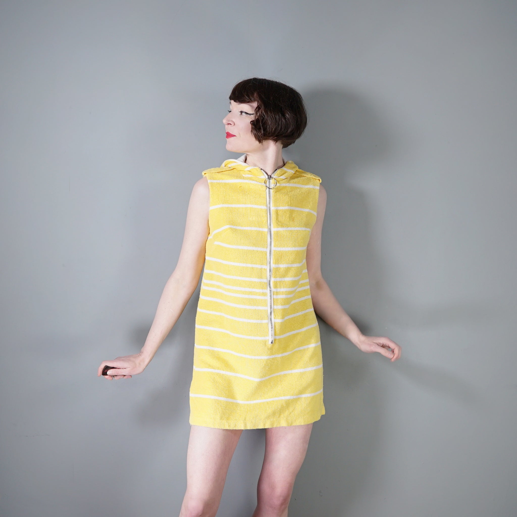 60s TERRY TOWELLING YELLOW STRIPE BEACH ROBE DRESS WITH HOOD - S-M Sartorial Matters 60s TERRY TOWELLING YELLOW STRIPE BEACH ROBE DRESS WITH HOOD - S-M Sartorial Matters