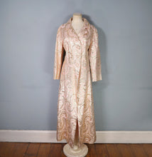 Load image into Gallery viewer, 60s "CALIFORNIA" GOLD AND PASTEL PINK METALLIC MAXI COAT - M
