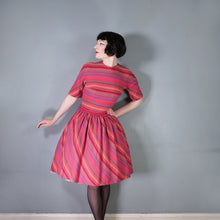 Load image into Gallery viewer, 50s 60s L&#39;AIGLON BRIGHT PINK PATTERNED WOVEN DRESS WITH FRINGING - XS-S