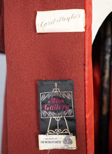 Load image into Gallery viewer, 60s MISS GALLERY / LORD &amp; TAYLOR RUST COLOURED COAT WITH VELVET - M