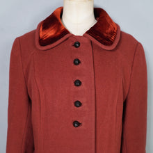 Load image into Gallery viewer, 60s MISS GALLERY / LORD &amp; TAYLOR RUST COLOURED COAT WITH VELVET - M