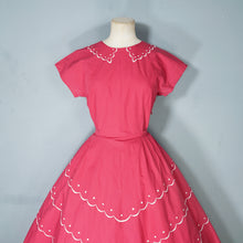 Load image into Gallery viewer, 50s DEEP PINK FIT AND FLARE FULL SKIRTED COTTON DRESS WITH EMBROIDERY - S-M