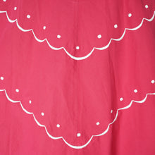 Load image into Gallery viewer, 50s DEEP PINK FIT AND FLARE FULL SKIRTED COTTON DRESS WITH EMBROIDERY - S-M