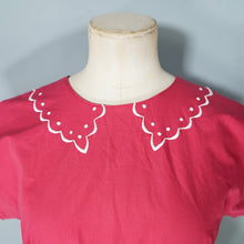 Load image into Gallery viewer, 50s DEEP PINK FIT AND FLARE FULL SKIRTED COTTON DRESS WITH EMBROIDERY - S-M