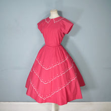 Load image into Gallery viewer, 50s DEEP PINK FIT AND FLARE FULL SKIRTED COTTON DRESS WITH EMBROIDERY - S-M