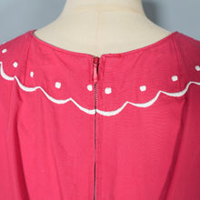 Load image into Gallery viewer, 50s DEEP PINK FIT AND FLARE FULL SKIRTED COTTON DRESS WITH EMBROIDERY - S-M