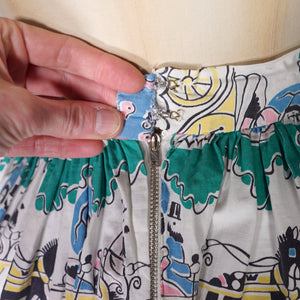 50s GREEN NOVELTY FULL COTTON SKIRT WITH HORSE DRAWN CARRIAGE PRINT - 26"