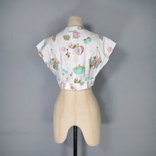 Load image into Gallery viewer, 50s NOVELTY PRINT BOLERO TIE BLOUSE / TOP IN PARISIAN FOOD MARKET PRINT - XS-S