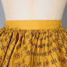 Load image into Gallery viewer, 50s RARE SAUL STEINBERG YELLOW NOVELTY OPERA PRINT FULL COTTON SKIRT - 26&quot;