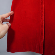 Load image into Gallery viewer, 50s HEAVY DEEP RED VELVET SWING COAT / OPERA JACKET - M