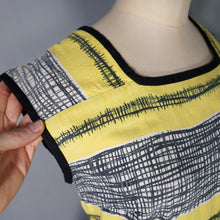 Load image into Gallery viewer, 60s YELLOW BLACK STRIPE COTTON DAY DRESS WITH POCKETS - M