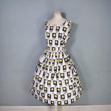 Load image into Gallery viewer, 50s YELLOW AND BLACK STEMMED ROSE PRINT COTTON DAY DRESS - L / volup