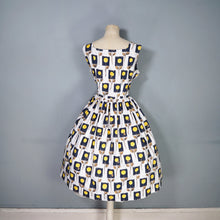 Load image into Gallery viewer, 50s YELLOW AND BLACK STEMMED ROSE PRINT COTTON DAY DRESS - L / volup
