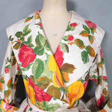 Load image into Gallery viewer, 50s BIG PAINTERLY YELLOW AND PINK ROSE PRINT COTTON WRAP AROUND ROBE DRESS - M
