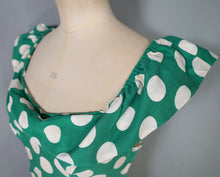Load image into Gallery viewer, 50s "FLORELLE PARIS" GREEN POLKA DOT CROPPED OFF SHOULDER SUN TOP - XS-S