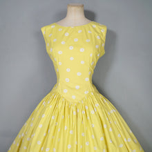 Load image into Gallery viewer, 50s / 60s YELLOW CIRCLE PRINT FULL SKIRT COTTON DRESS - S-M