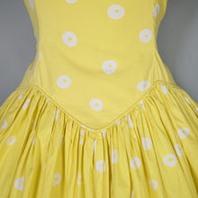 Load image into Gallery viewer, 50s / 60s YELLOW CIRCLE PRINT FULL SKIRT COTTON DRESS - S-M