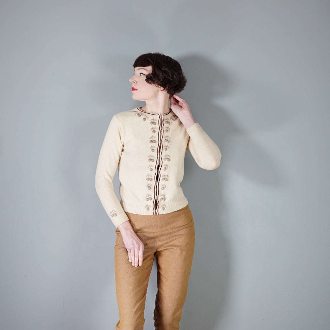 50s 60s BEIGE AND BROWN 3D CHERRY PATTERN WOOL CARDIGAN - S