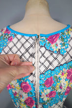 Load image into Gallery viewer, 50s 60s COLOURFUL FLORAL FULL SKIRTED COTTON DAY DRESS - petite fit / XXS