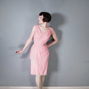 50s 60s CLARALURA BALLET PINK TIERED WIGGLE DRESS WITH SCALLOP TRIMS - S