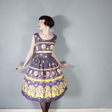 Load image into Gallery viewer, 50s ALICE EDWARDS &quot;ITALIANS&quot; DARK GREY BORDER FLORAL BOUQUET PRINT DRESS - M