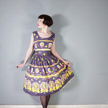 Load image into Gallery viewer, 50s ALICE EDWARDS &quot;ITALIANS&quot; DARK GREY BORDER FLORAL BOUQUET PRINT DRESS - M