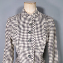 Load image into Gallery viewer, 50s BOBBIE BROOKS LIGHTWEIGHT CREAM AND GREY CHECK FITTED SUMMER JACKET - XS-S