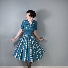 Load image into Gallery viewer, 50s TEAL GREEN "MAXMOR" FULL SKIRTED COTTON DRESS WITH FLORAL AND BUTTERFLY PRINT - M