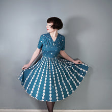 Load image into Gallery viewer, 50s TEAL GREEN "MAXMOR" FULL SKIRTED COTTON DRESS WITH FLORAL AND BUTTERFLY PRINT - M