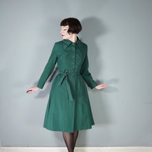 Load image into Gallery viewer, 60s 70s &quot;CRESTA&quot; DEEP GREEN MACHINTOSH / BELTED TRENCH COAT - M