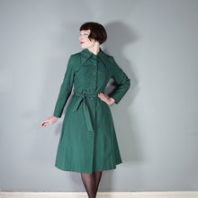 Load image into Gallery viewer, 60s 70s &quot;CRESTA&quot; DEEP GREEN MACHINTOSH / BELTED TRENCH COAT - M