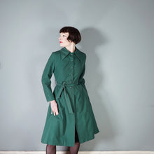 Load image into Gallery viewer, 60s 70s &quot;CRESTA&quot; DEEP GREEN MACHINTOSH / BELTED TRENCH COAT - M