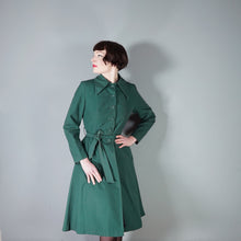 Load image into Gallery viewer, 60s 70s &quot;CRESTA&quot; DEEP GREEN MACHINTOSH / BELTED TRENCH COAT - M