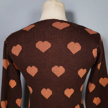 Load image into Gallery viewer, 70s SOFT KNIT BROWN AND PEACH HEART JUMPER TOP - XS-S