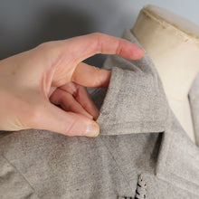 Load image into Gallery viewer, 40s GREY WESTERN STYLE FITTED WOOL JACKET WITH PATCHWORK DESIGNS - M