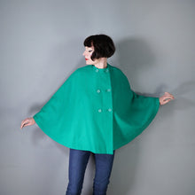 Load image into Gallery viewer, 80s VIBRANT JADE GREEN FULL SWEEP SHORT DOUBLE BREASTED WOOL CAPE - FREE SIZE