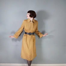 Load image into Gallery viewer, 40s "FERNPROOF" CAMEL COLOURED WOOL TRENCH STYLE COAT - S-M