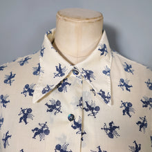 Load image into Gallery viewer, 70s BLUE WHITE CHERUB / CUPID NOVELTY PRINT SHIRT - S