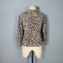 Load image into Gallery viewer, CROPPED 60s BATWING SLEEVE LAMBSWOOL ANIMAL TIGER PATTERN JUMPER - XS-S