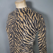 Load image into Gallery viewer, CROPPED 60s BATWING SLEEVE LAMBSWOOL ANIMAL TIGER PATTERN JUMPER - XS-S