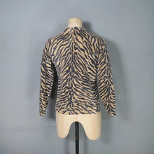 Load image into Gallery viewer, CROPPED 60s BATWING SLEEVE LAMBSWOOL ANIMAL TIGER PATTERN JUMPER - XS-S