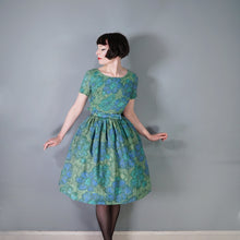 Load image into Gallery viewer, 60s GREEN FLORAL PRINT PIN TUCK DAY DRESS WITH BOW BELT - S